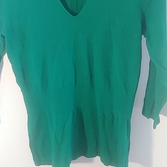 Ann Taylor Green Knit Top Med. - Picture 6 of 7